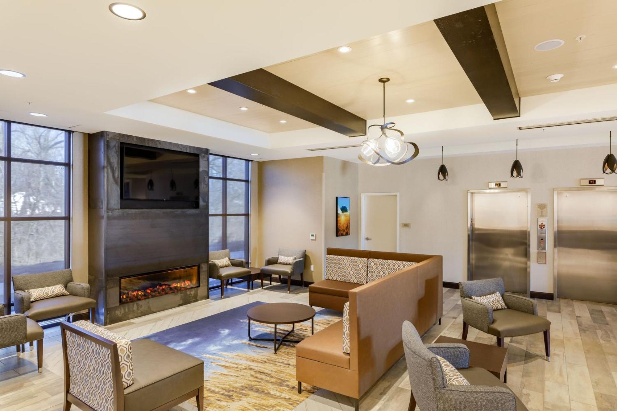 Springhill Suites By Marriott Topeka Southwest Exterior photo