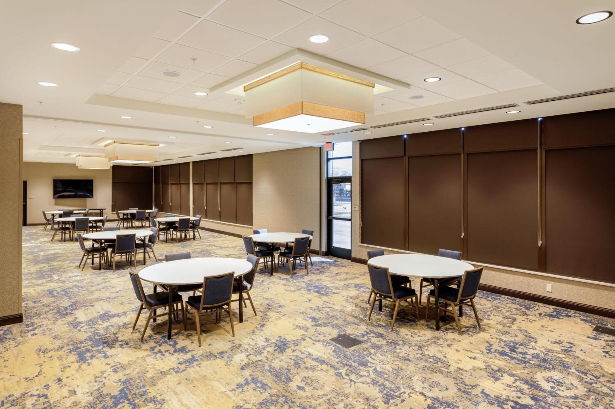 Springhill Suites By Marriott Topeka Southwest Exterior photo